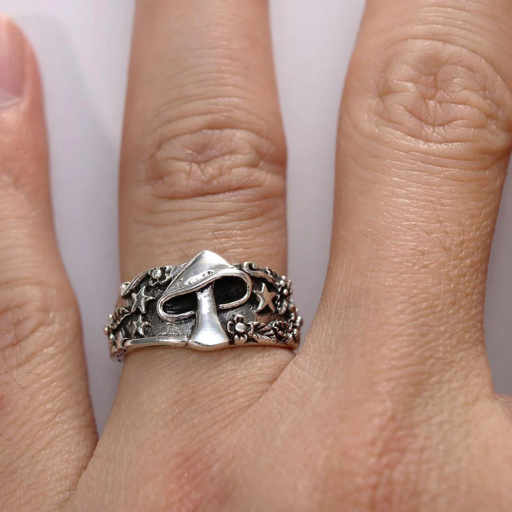 Europe Retro Mushrooms, Stars, Leaves  Rings in Europe and America  Personalized Men's Jewelry  Punk Style  Gothic Style